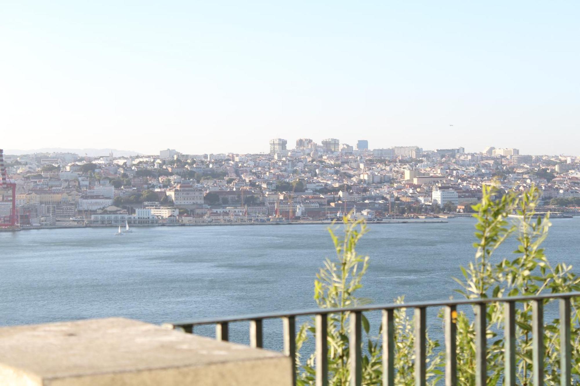 Cantinho Do Tejo Almada Exterior photo